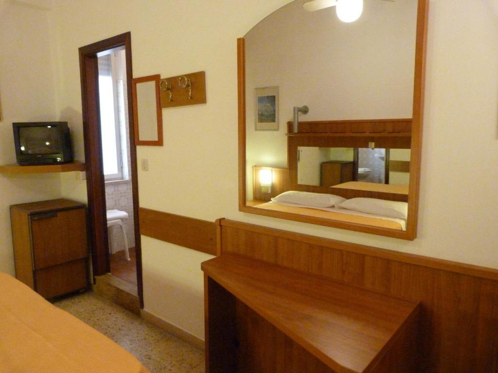 Hotel Bologna San Benedetto del Tronto Habitación foto